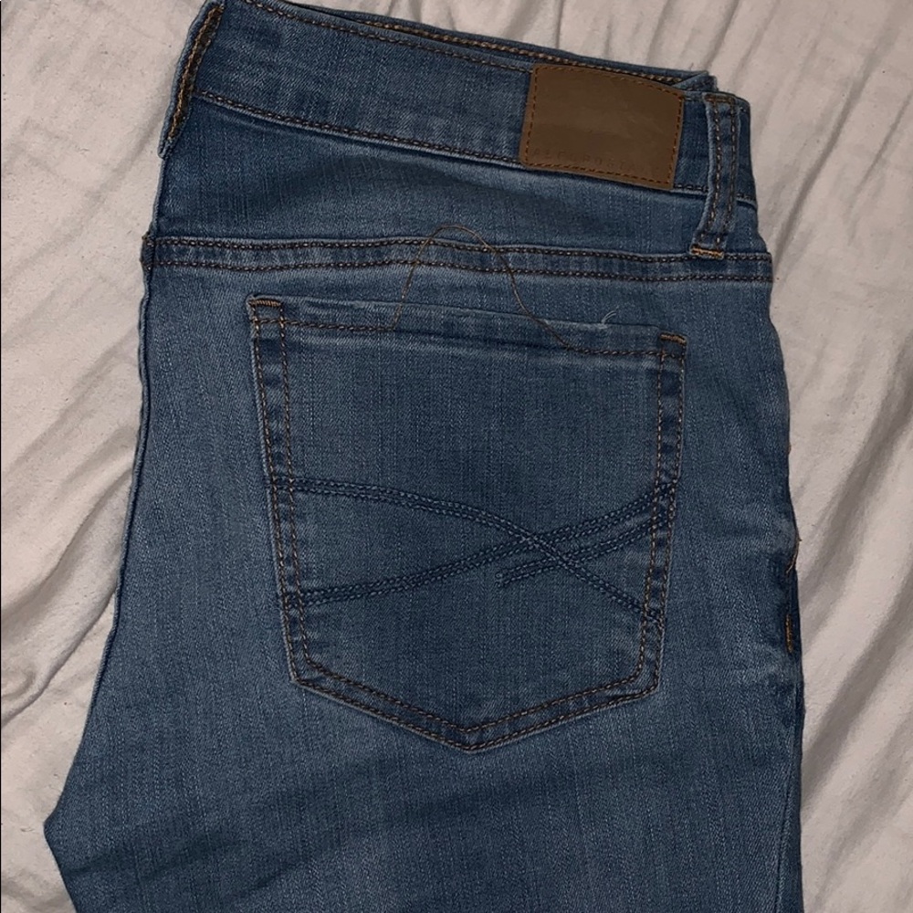 Non-Ripped jeans